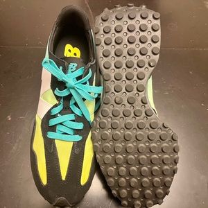 New Balance 327